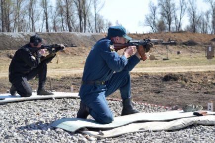 В БЮИ МВД России прошёл чемпионат Алтайского края по стрельбе из боевого оружия.