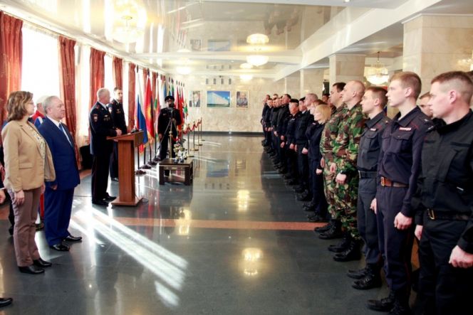 В БЮИ МВД России прошёл чемпионат Алтайского края по стрельбе из боевого оружия.