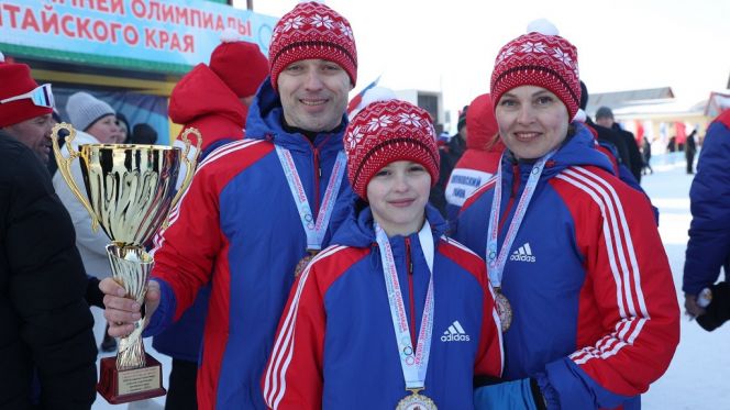 Семья Ядыкиных: Алексей, Ольга и дочь Аня. Фото Олега Богданова