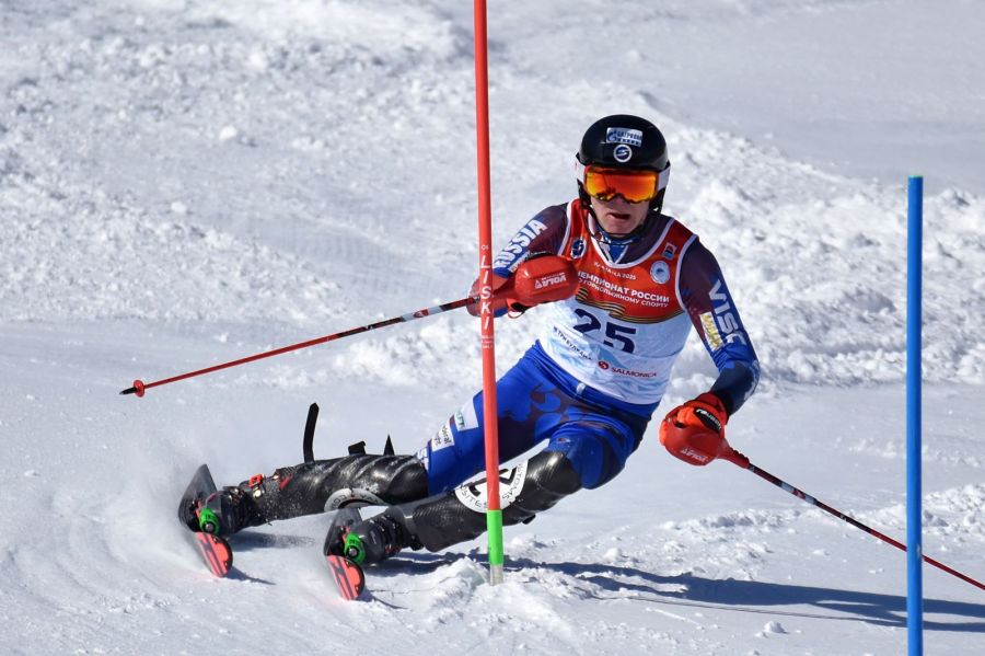 На трассе слалома Олег Фураев. Фото: РФГС