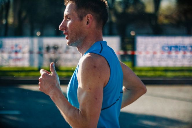 Сотрудник Барнаульского юридического института МВД России Николай Григоров - победитель международного "Алматы-марафона".