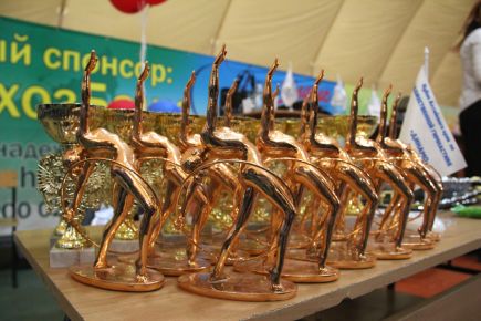 Олимпийская чемпионка Маргарита Мамун посетила соревнования на Кубок Алтайского края «Динамо – детям России» (фото).