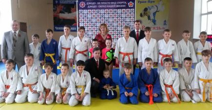 В Барнауле состоялся командный юношеский турнир "Друзья детства", посвящённый Дню Победы. 