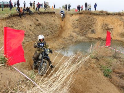 Автомототуристы провели в Завьяловском районе первенство Алтайского края «Кубок Победы» (фото).