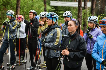 Новую лыжероллерную трассу в Белокурихе открыли лучшие биатлонисты России и Казахстана