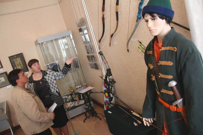 В музейную ночь с 20 на 21 мая в Государственном художественном музее Алтайского края  закончит свою работу выставка «Стрельба из лука: история, спорт, искусство».