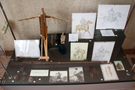 В музейную ночь с 20 на 21 мая в Государственном художественном музее Алтайского края  закончит свою работу выставка «Стрельба из лука: история, спорт, искусство».