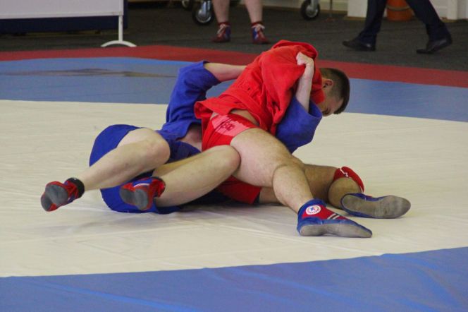 В краевой столице прошёл чемпионат Сибири по самбо среди представителей силовых структур