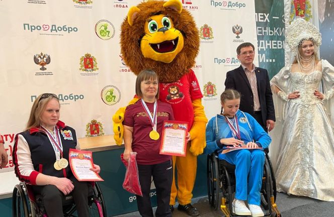 Тамара Подпальная в 27-й раз выиграла чемпионат России по пауэрлифтингу (спорт лиц с ПОДА)