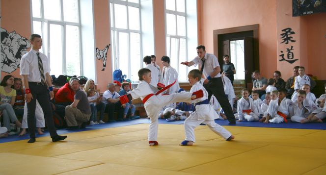 В Барнауле провели Открытый кубок Алтайского края по джиу-джитсу.