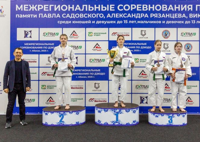 Мутабар Турсунова победительница турнира в весе до 52 кг. Фото предоставлено СШОР "Спарта"