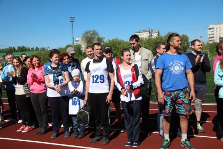 В Барнауле состоялся фестиваль Всероссийского физкультурно-спортивного комплекса "Готов к труду и обороне" среди государственных служащих.  