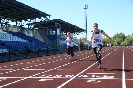 В Барнауле состоялся фестиваль Всероссийского физкультурно-спортивного комплекса "Готов к труду и обороне" среди государственных служащих.  