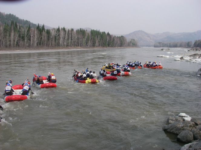 Алтайские рафтеры приняли участие в розыгрыше открытого Кубка Горно-Алтайска (фото).