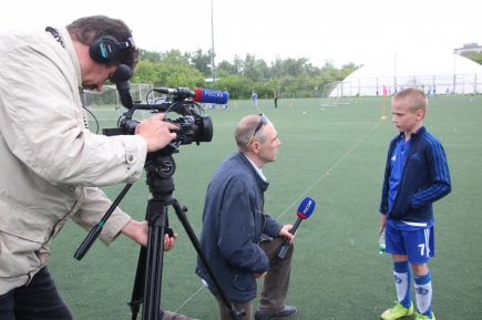 В Барнауле состоялся турнир открытого чемпионата ДФЛ "Большие звёзды светят малым" в дивизионе Евгения Городова и Александра Ерохина (фото).   