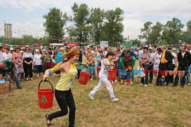 В Барнауле 1 июля во время Сабантуя проведут традиционные соревнования по борьбе на поясах.