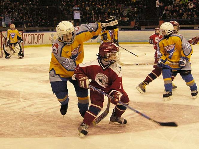 Шайба не простая - золотая!