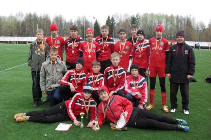 На стадионе СДЮШОР Алексея Смертина прошёл турнир «Алтай-2012» среди юношей 1998-1999 годов рождения.