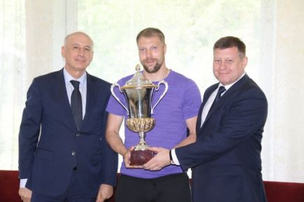 Футболисты барнаульского «Динамо» получили серебряные медали первенства России среди клубов ПФЛ зоны «Восток».