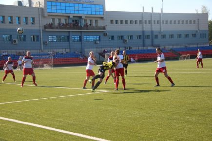 В повторной игре женская команда «Алтай» уступила «Кузбассу» - 0:4 (фото). 