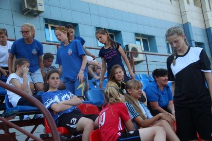 В повторной игре женская команда «Алтай» уступила «Кузбассу» - 0:4 (фото). 