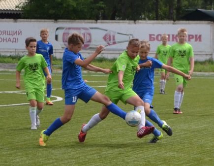 Мчится поезд футбольный 