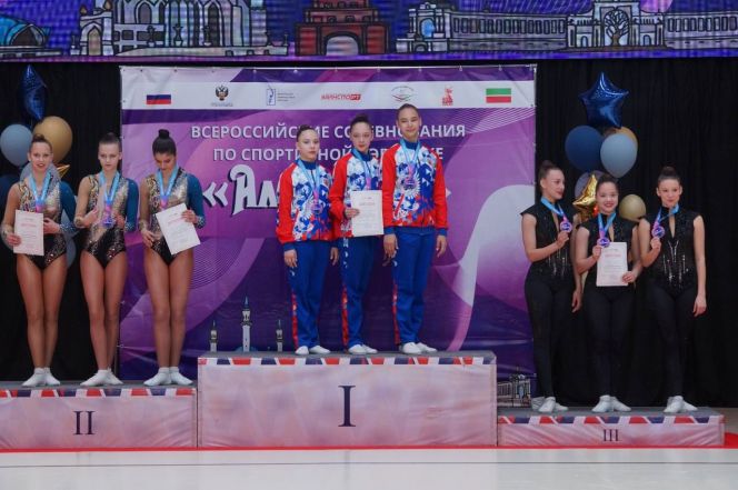 Мария Лукошкова, Софья Юрышева, Анастасия Струкова выиграли соревнования в дисциплине "Трио". Фото: Спортивная аэробика России