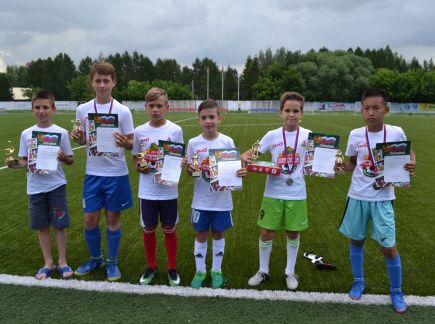 Мчится поезд футбольный 