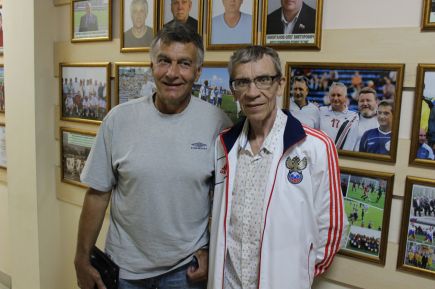 В Бийске состоялся отборочный этап международного футбольного фестиваля "Большие звёзды светят малым" в дивизионе Александра Гостенина.  