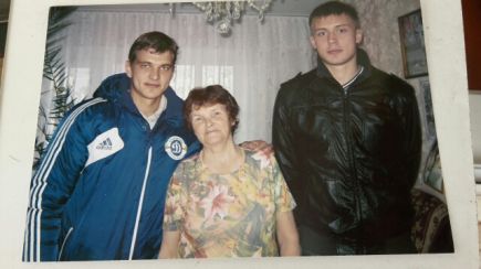 Бабушка футболистов