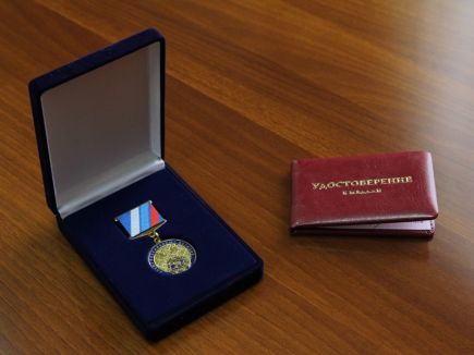 Заместитель председателя Правительства Алтайского края Андрей Щукин провёл рабочую встречу с президентом Детской футбольной лиги Виктором Горловым.