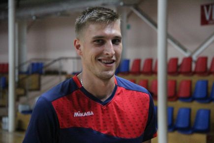 Вышли из отпуска и возобновили тренировки волейболисты «Университета» (фото).   