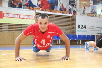 Вышли из отпуска и возобновили тренировки волейболисты «Университета» (фото).   