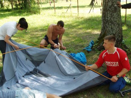 На базе "Озеро Круглое" АлтГУ состоялись соревнования среди людей с ограниченными возможностями здоровья. 