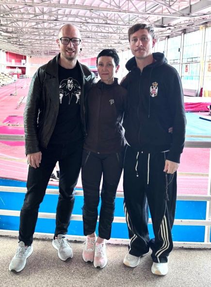 С сыновьями. Фото из альбома Надежды Беловой