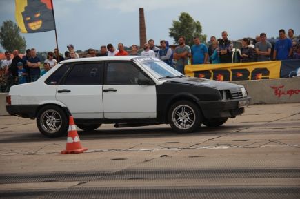Трое алтайских гонщиков - победители барнаульского этапа чемпионата СФО по дрэг-рейсингу (фото).