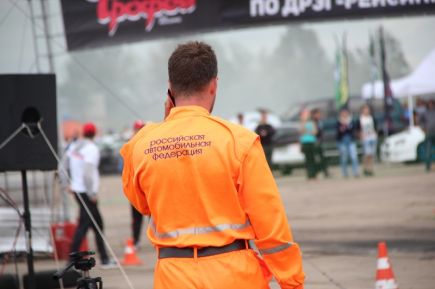 Трое алтайских гонщиков - победители барнаульского этапа чемпионата СФО по дрэг-рейсингу (фото).