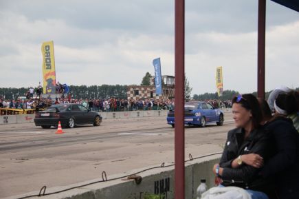 Трое алтайских гонщиков - победители барнаульского этапа чемпионата СФО по дрэг-рейсингу (фото).