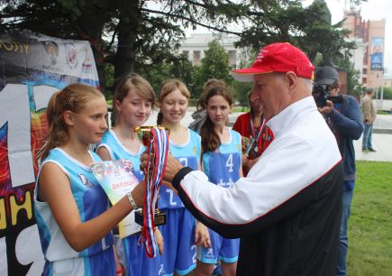 Определились победители Всероссийских соревнований по уличному баскетболу «Оранжевый мяч – 2017» в Барнауле.