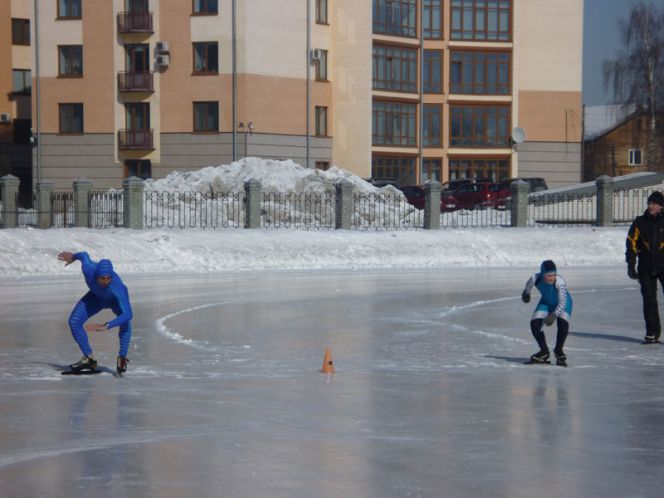 Вчера завершился чемпионат Алтайского края по конькобежному спорту среди ветеранов.