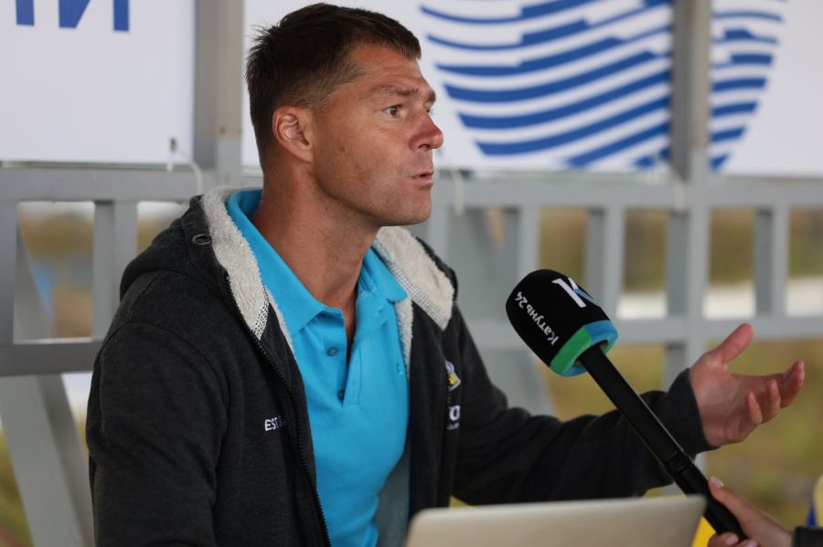 По словам известного спортивного журналиста Сергея Медведева, комментировавшего гонки, состязания на Барнаульском гребном канале запомнятся домашней атмосферой. Фото: Александр Чёрный