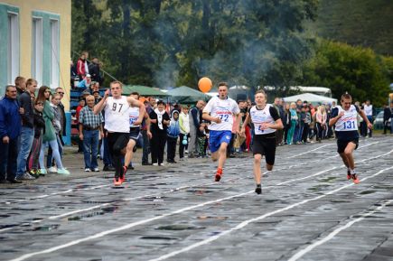 В райцентре Солонешном состоялся первый розыгрыш «Летнего кубка» на призы депутатов АКЗС Андрея Осипова и Сергея Лямина.
