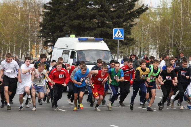 Май! Труд! Эстафета!