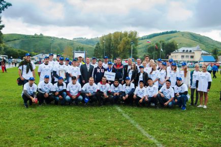 В райцентре Солонешном состоялся первый розыгрыш «Летнего кубка» на призы депутатов АКЗС Андрея Осипова и Сергея Лямина.