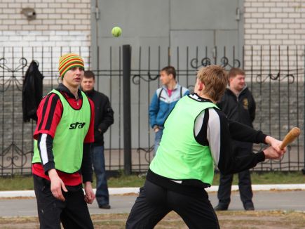 На спортивной площадке аграрного университета состоялось первенство Алтайского края по лапте (фото).