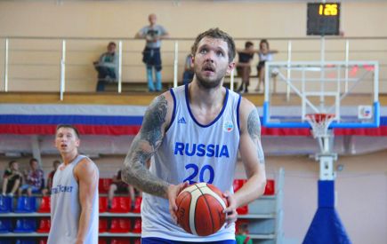 "АлтайБаскет" на своей площадке сыграл товарищеский матч с "Новосибирском".