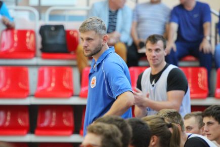 "АлтайБаскет" на своей площадке сыграл товарищеский матч с "Новосибирском".