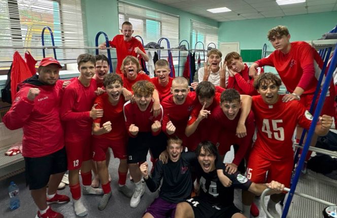 На фото команда «Алтай-2009» после победы над «Металлургом» 