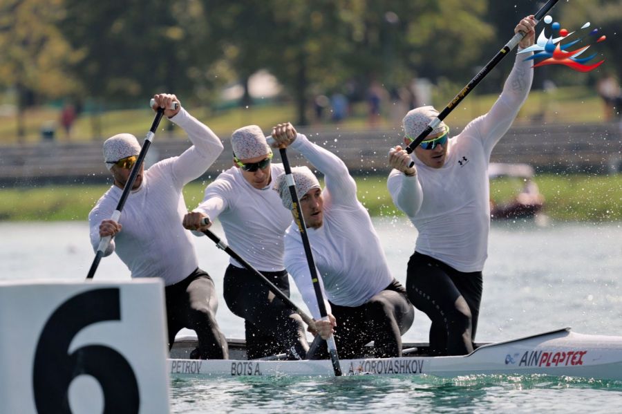 Мужской квартет в каноэ остановился в шаге от пьедестала. Фото: Федерация каноэ России