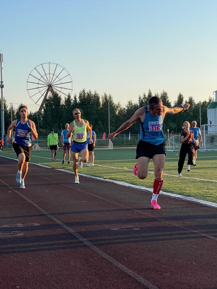 Борьба на финише. Фото: КЛБ "Восток-Спорт"